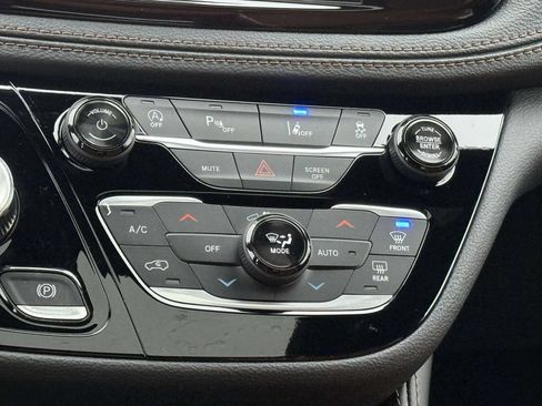New 2026 Chrysler Pacifica Pinnacle AWD/4WD image 23