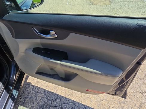Used 2019 Kia Forte LXS FWD image 27