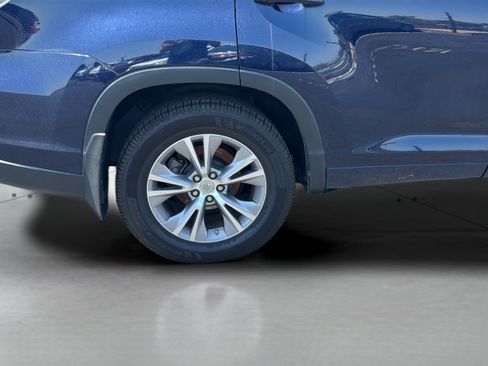 Used 2014 Toyota Highlander XLE AWD/4WD image 35