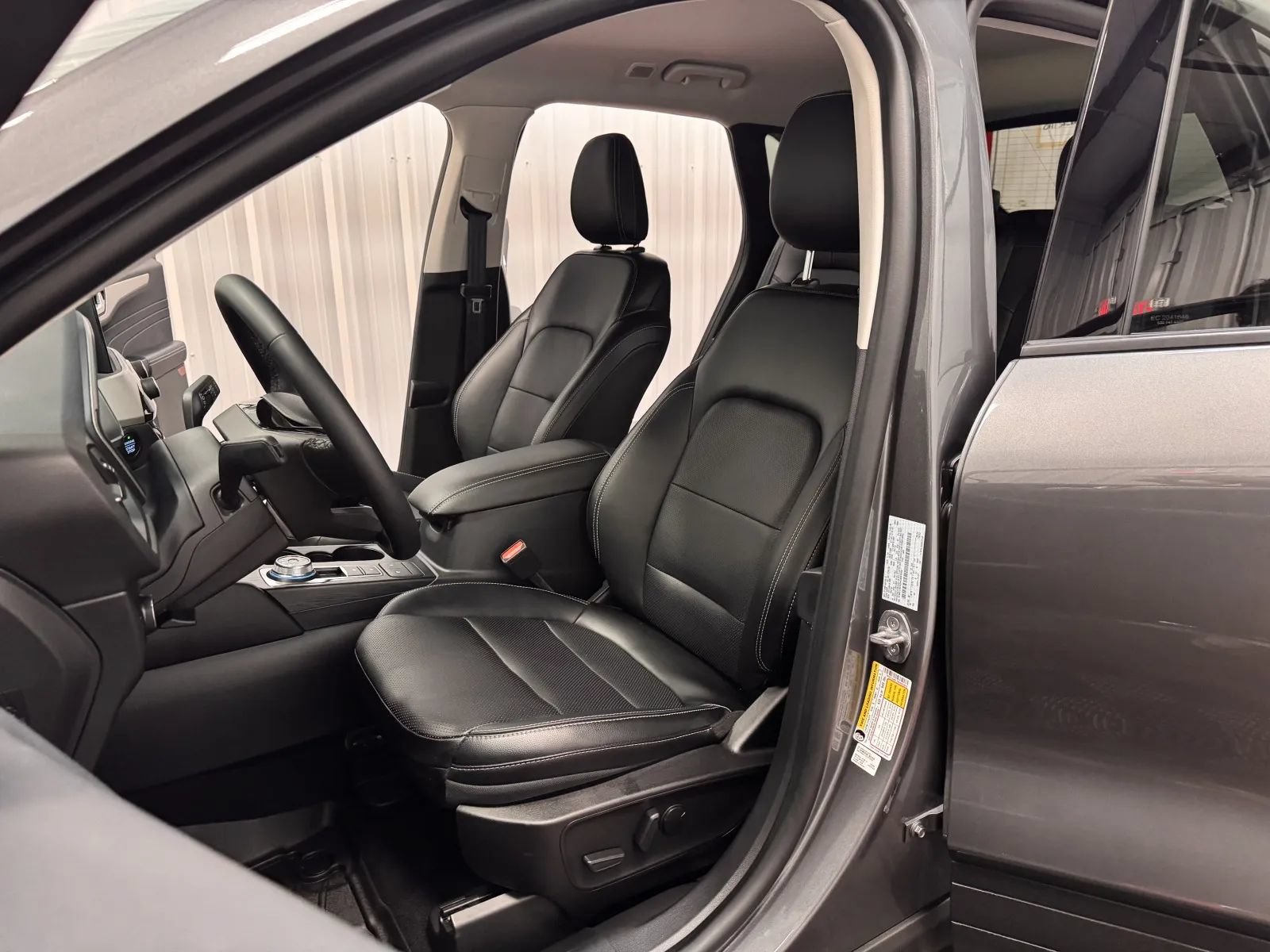 Used 2022 Ford Escape SEL FWD image 33