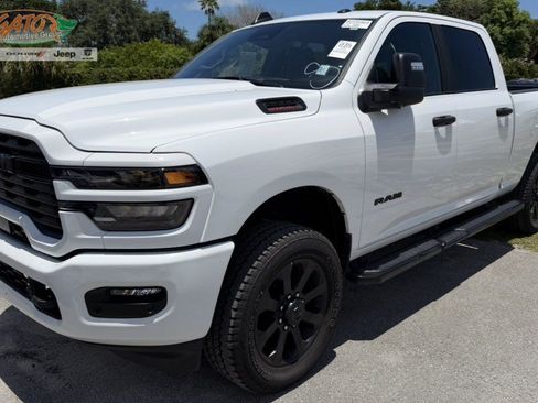 Used 2025 RAM 2500 Big Horn AWD/4WD image 1