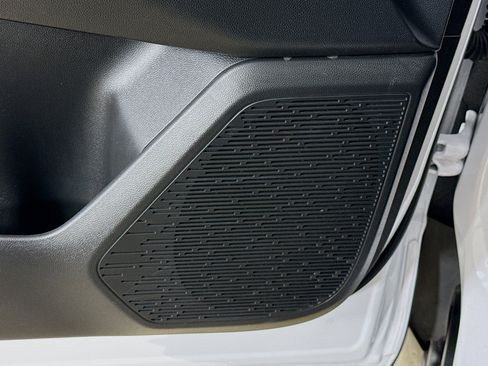 Used 2025 Chevrolet Equinox LT FWD image 19