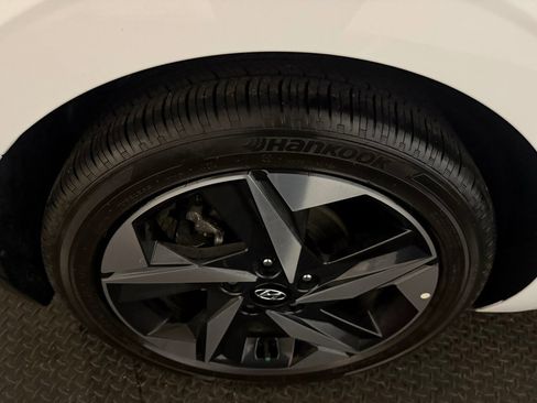 Certified 2023 Hyundai Elantra Limited image 16
