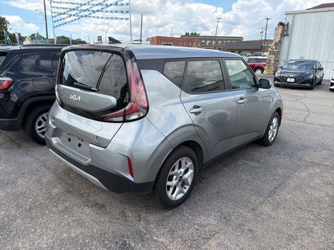 Used 2024 Kia Soul LX w/ Option Group 015 FWD image 4