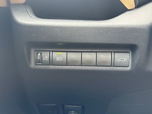 Used 2020 Toyota RAV4 XLE w/ Convenience Package image 25