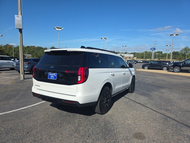 Used 2025 Ford Expedition Platinum w/ Stealth Appearance Package AWD/4WD image 3