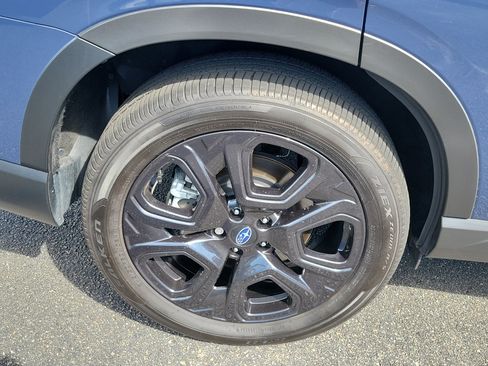 Certified 2025 Subaru Ascent Bronze Edition AWD/4WD image 10
