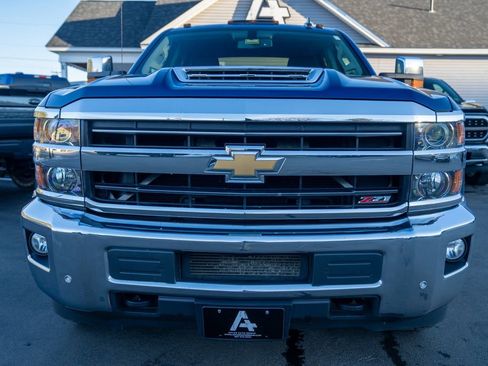 Used 2019 Chevrolet Silverado 2500 LTZ w/ Duramax Plus Package image 9