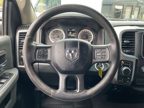 Used 2017 RAM 1500 Express AWD/4WD image 19
