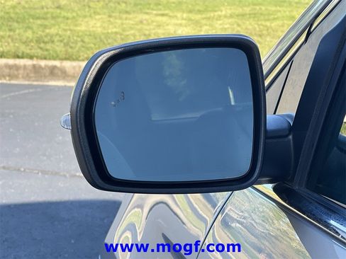 Certified 2022 Ford Edge Titanium image 36