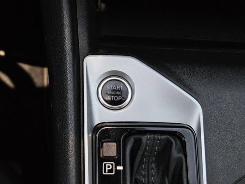 Used 2025 Nissan Altima 2.5 SV FWD image 19