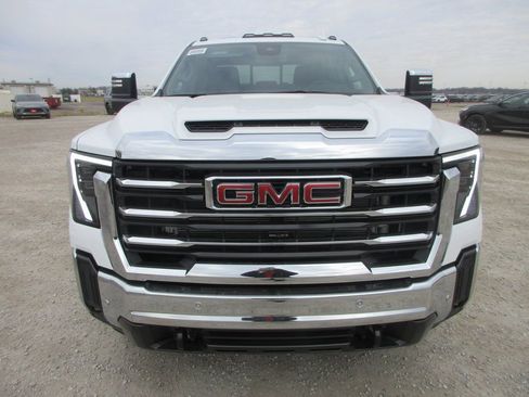 New 2026 GMC Sierra 3500 SLT w/ SLT Premium Package image 12
