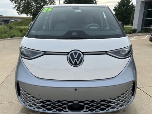 New 2025 Volkswagen ID. Buzz 1st Edition image 7
