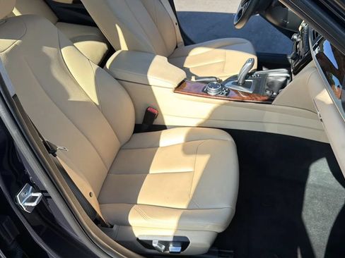 Used 2017 BMW 320i xDrive Sedan AWD/4WD image 14