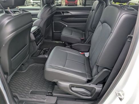 New 2026 Jeep Grand Wagoneer 4WD image 32