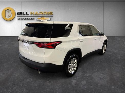 Used 2023 Chevrolet Traverse LS FWD image 2