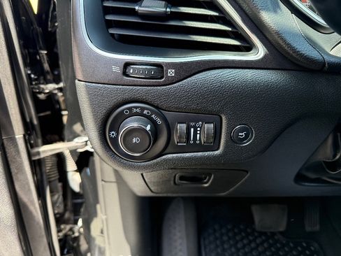 Used 2022 Jeep Cherokee Trailhawk w/ Sun, Sound & Nav Group AWD/4WD image 23