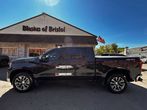 Used 2024 Chevrolet Silverado 1500 LT AWD/4WD image 4