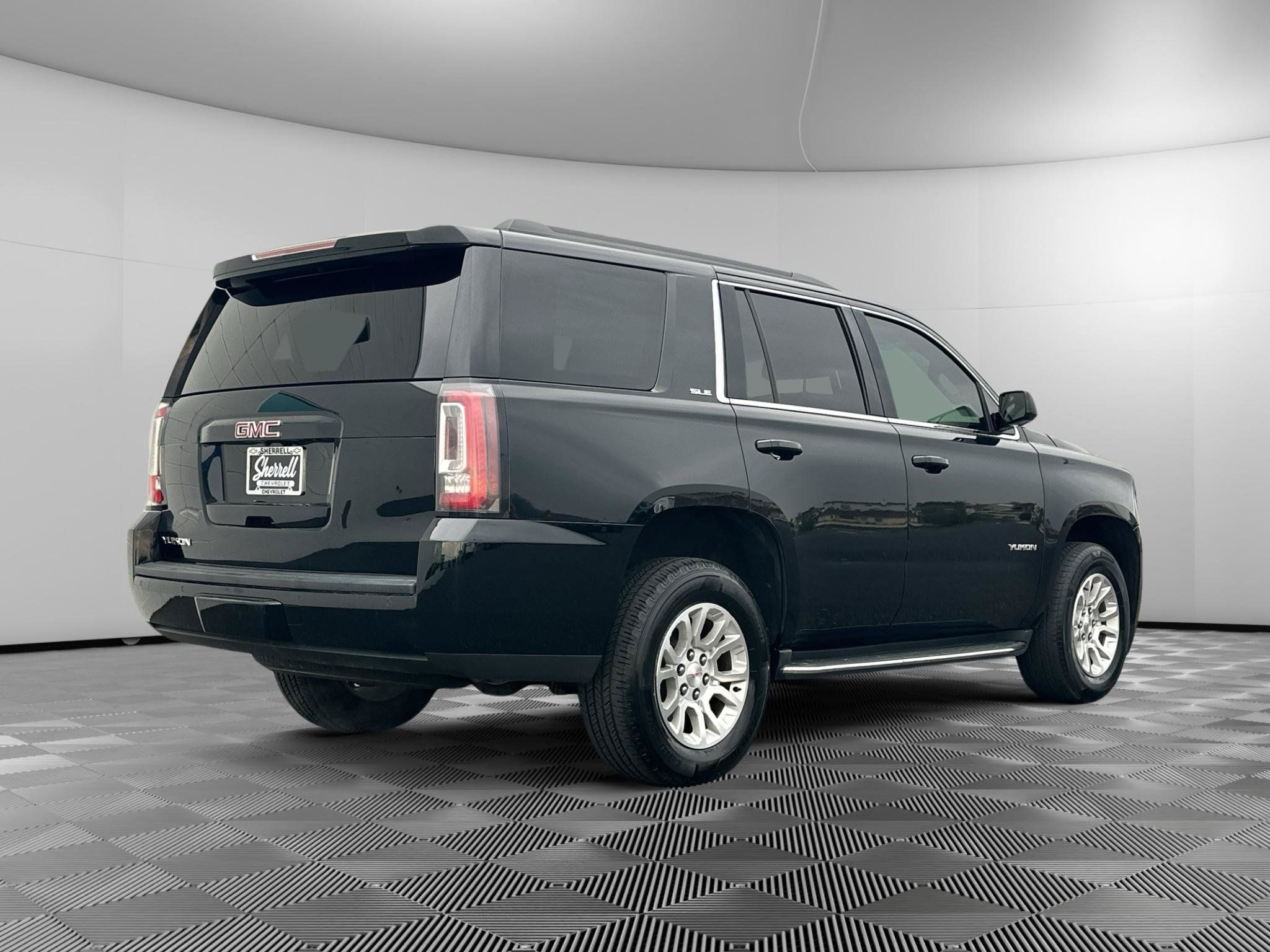 Used 2018 GMC Yukon SLE AWD/4WD image 3