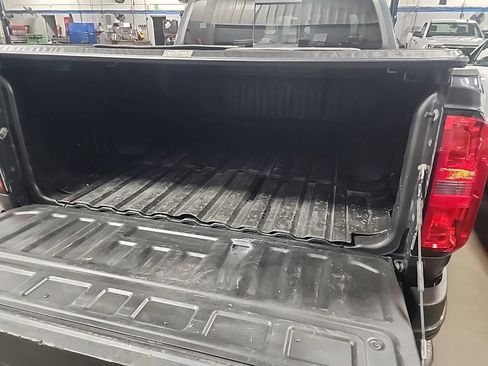 Used 2017 Chevrolet Colorado Z71 image 8