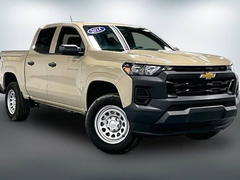 Used 2024 Chevrolet Colorado W/T image 1