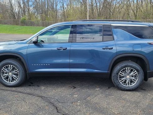 New 2026 Chevrolet Traverse LT image 7