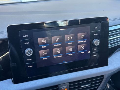 Used 2025 Volkswagen Jetta SE image 20