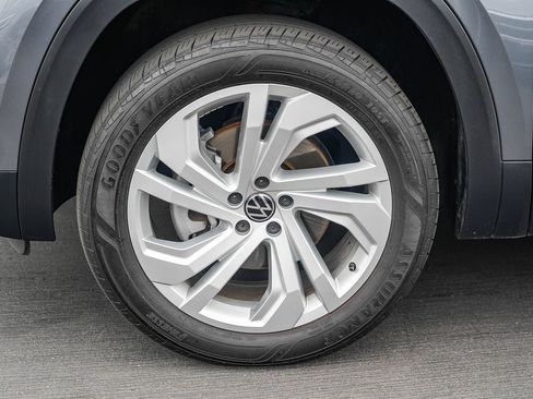 Used 2023 Volkswagen Atlas SE w/ Panoramic Sunroof Package FWD image 11
