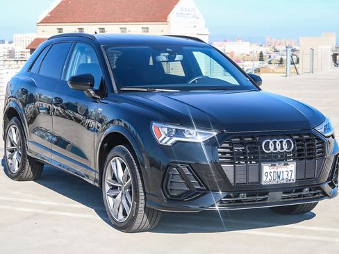 Used 2025 Audi Q3 2.0T Premium image 3