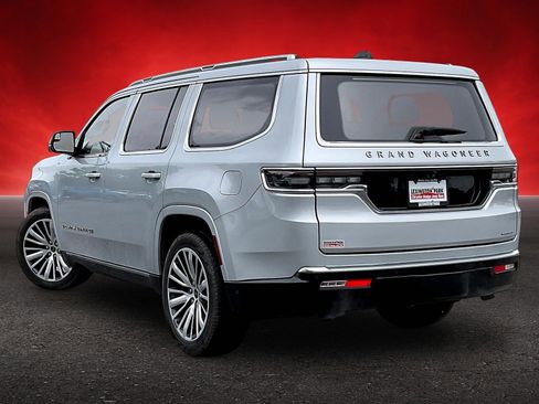 Used 2024 Jeep Grand Wagoneer Series III w/ Rear Seat Video Group 1 AWD/4WD image 4