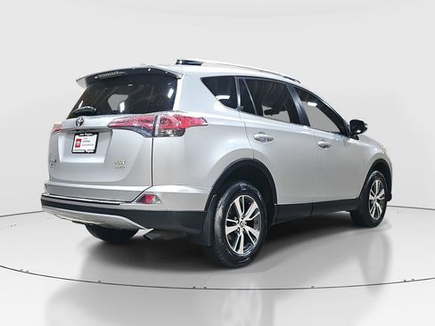 Certified 2018 Toyota RAV4 XLE image 5