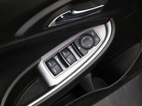 Used 2023 Chevrolet Malibu LT image 11