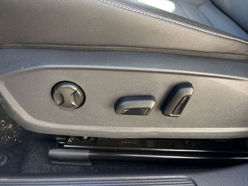 Used 2025 Volkswagen Jetta SE image 23