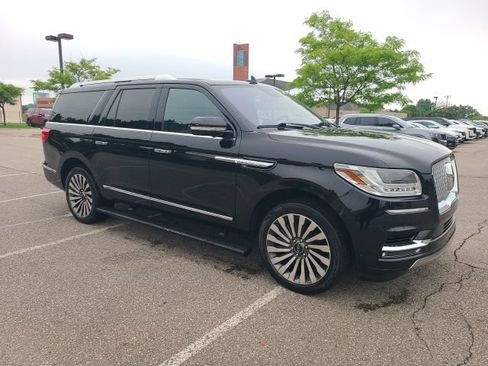 Used 2018 Lincoln Navigator L Reserve w/ Technology Package AWD/4WD image 8