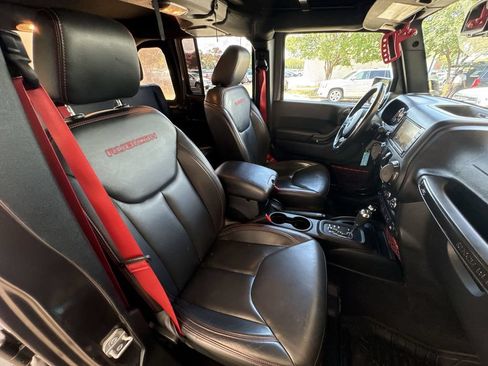 Used 2017 Jeep Wrangler Unlimited Rubicon AWD/4WD image 26