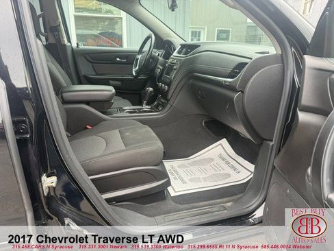 Used 2017 Chevrolet Traverse LT w/ Style and Technology Package AWD/4WD image 13