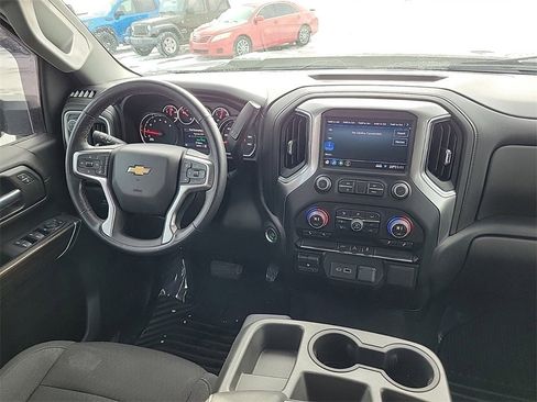 Used 2022 Chevrolet Silverado 2500 LT w/ Convenience Package image 9