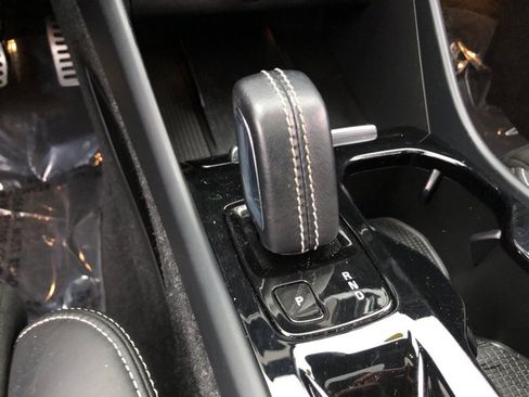 Used 2022 Volvo XC40 T5 R-Design w/ Advanced Package image 26