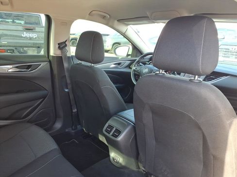 Used 2018 Buick Regal Preferred image 13