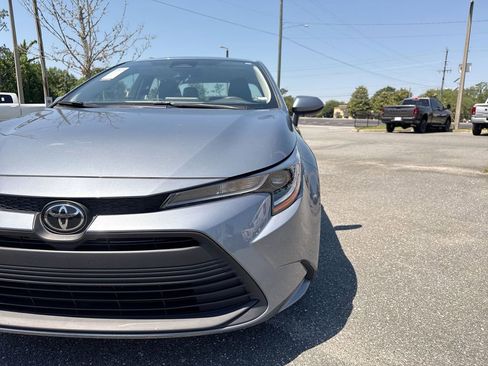 Used 2024 Toyota Corolla LE FWD image 11
