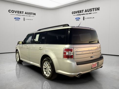 Used 2019 Ford Flex SE image 3