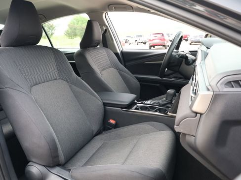 Used 2025 Toyota Camry LE w/ Convenience Package AWD/4WD image 32