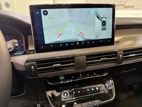 New 2026 Lincoln Corsair Premiere image 18