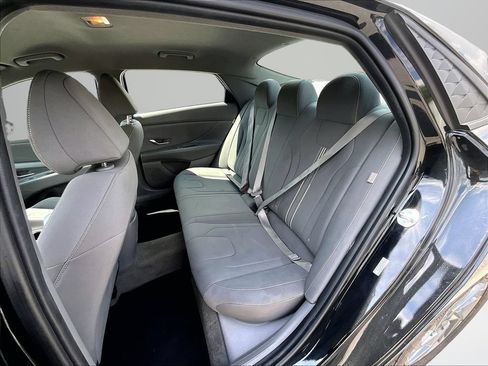 Used 2024 Hyundai Elantra SEL FWD image 25