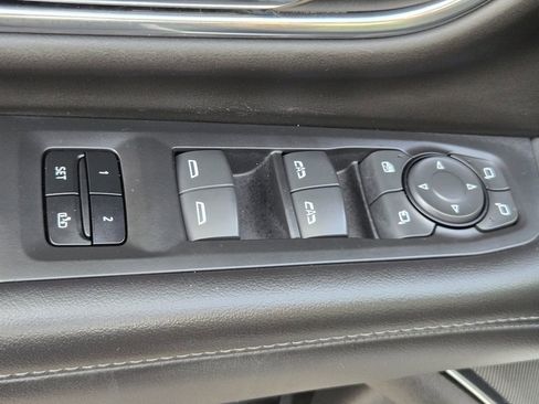 Used 2023 Chevrolet Tahoe Z71 w/ Z71 Off-Road Package AWD/4WD image 19