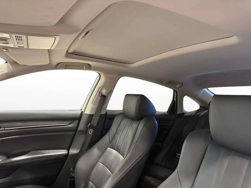 Used 2020 Honda Accord Touring image 36