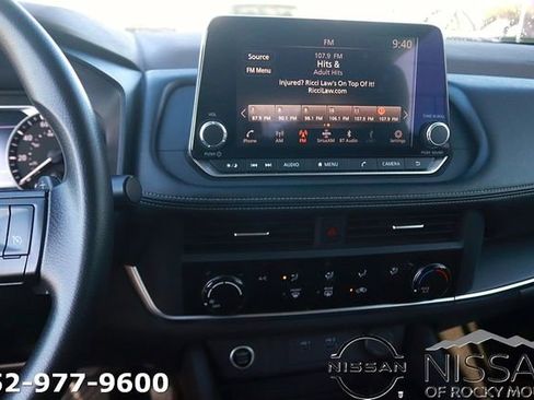 Used 2023 Nissan Rogue S image 18