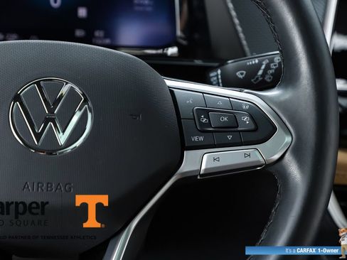 Used 2025 Volkswagen Atlas Cross Sport SEL R-Line AWD/4WD image 22