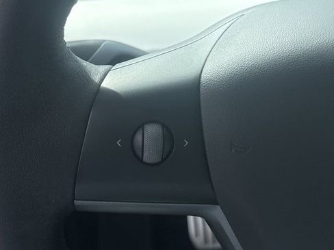 Used 2022 Tesla Model Y Performance image 26