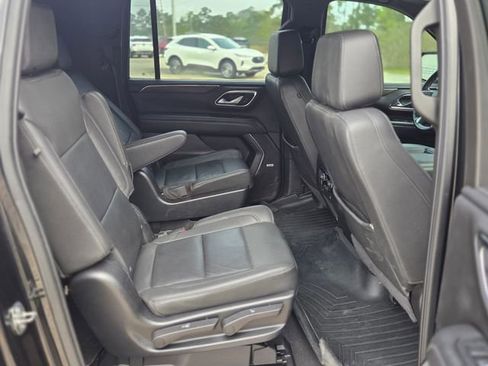 Used 2023 Chevrolet Suburban LT image 17